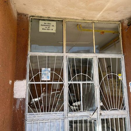 Crisand Home Bukares Bagian luar foto